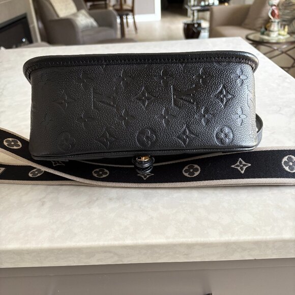 Authentic Louis Vuitton Diane PM Shoulder Bag - Picture 3 of 4